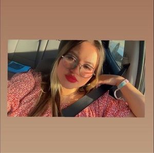 Meet your Posher, Tania